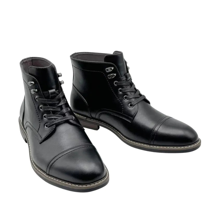 Botas masculinas de couro estilo retrô, elegantes e duráveis para qualquer ocasião. Design clássico com acabamento sofisticado.