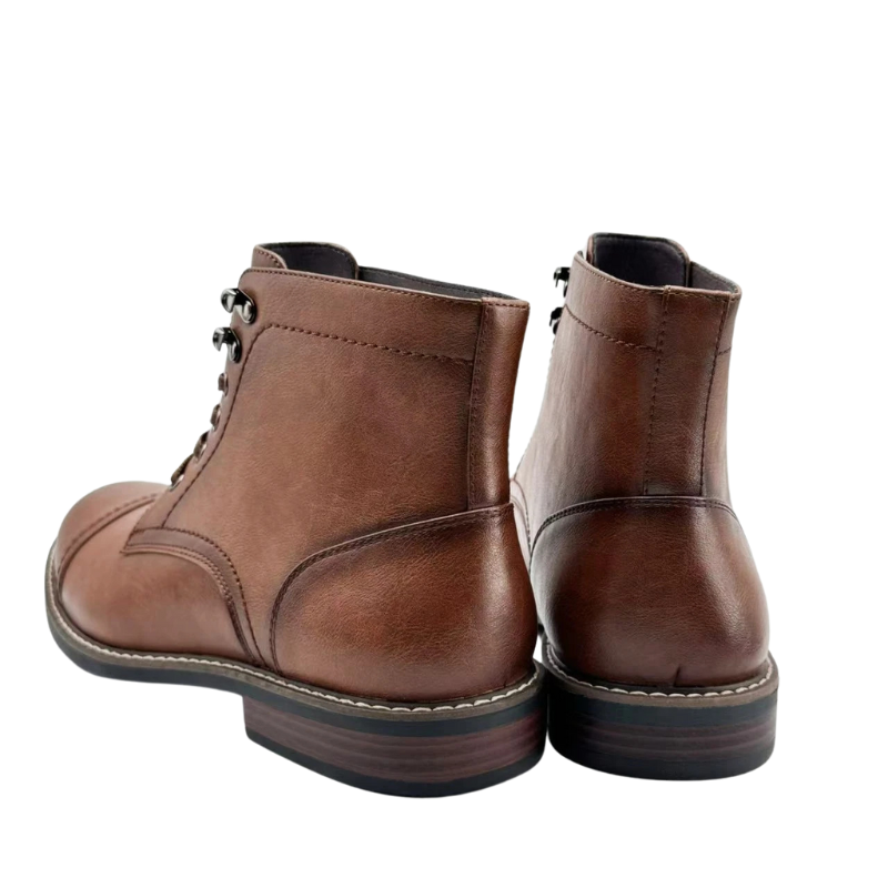Botas masculinas de couro estilo retrô, elegantes e duráveis para qualquer ocasião. Design clássico com acabamento sofisticado.
