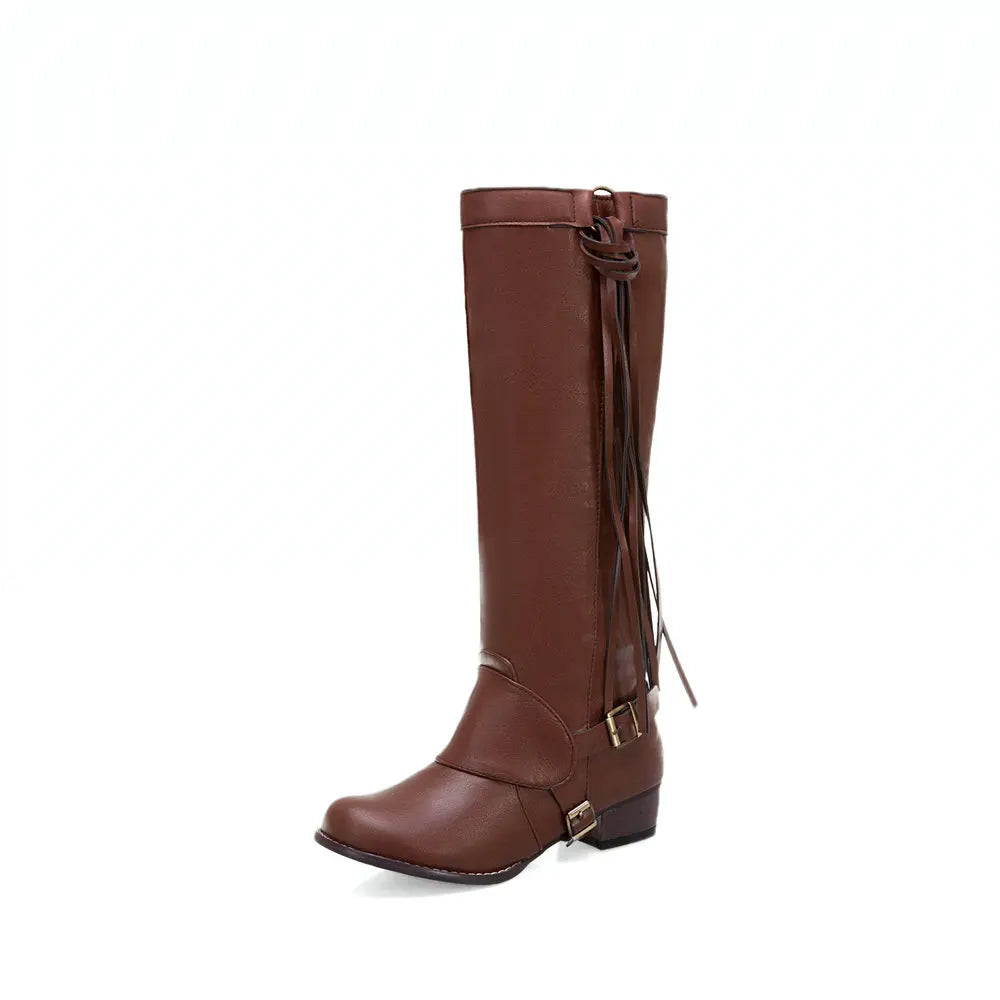 Botas Western de Couro com Franjas e Salto Grosso para um look marcante.