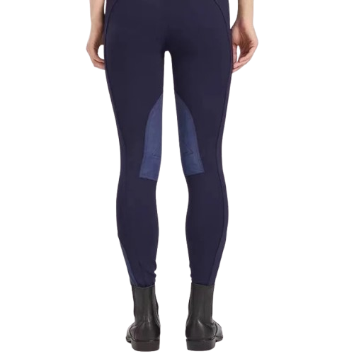 A Calça Feminina Equestre Elegance oferece conforto e liberdade de movimento, perfeita para cavaleiras que buscam estilo e desempenho em cada cavalgada.