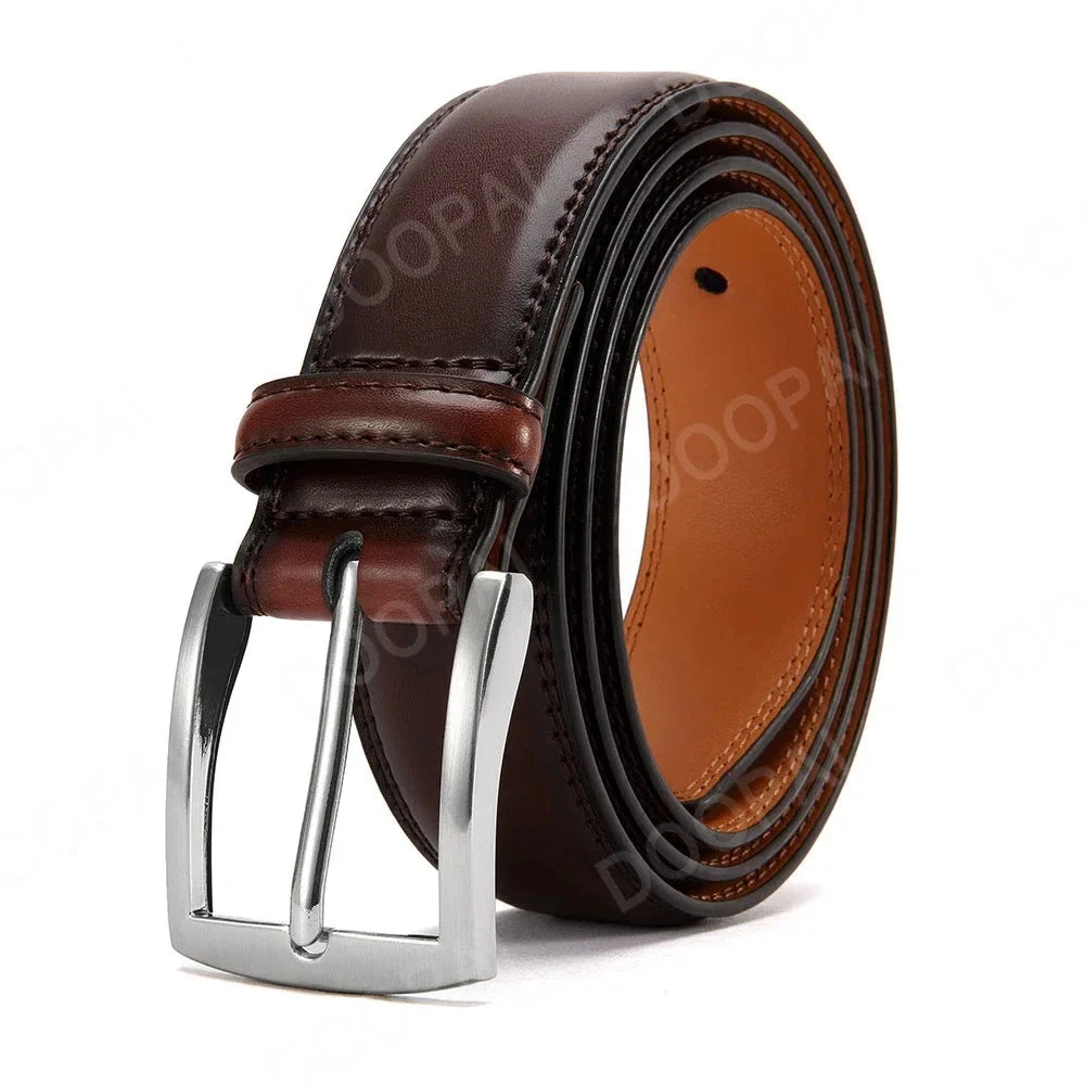 O Cinto Vintage Masculino com Fivela Automática é a fusão perfeita de estilo e praticidade. Com tamanhos variados, ele garante um ajuste confortável e elegante para qualquer ocasião.