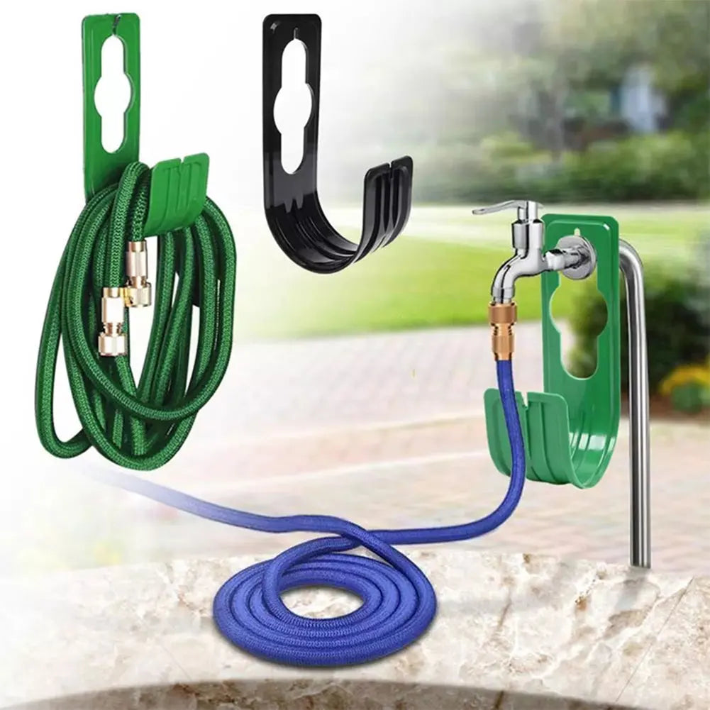 O Suporte para Mangueira de Jardim mantém sua mangueira organizada e acessível, facilitando o armazenamento e o uso. Ideal para manter seu jardim sempre em ordem.