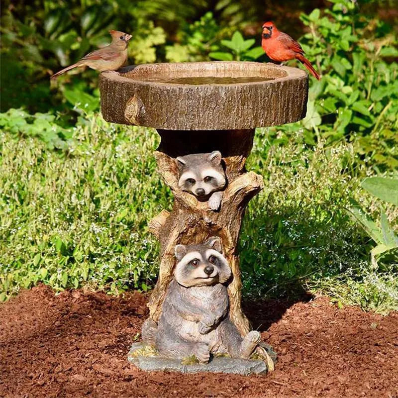 Alimentador de pássaros em design atrativo, ideal para atrair aves e proporcionar uma alimentação saudável em seu jardim.