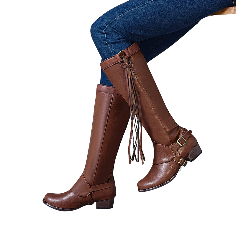 Botas Western de Couro com Franjas e Salto Grosso para um look marcante.