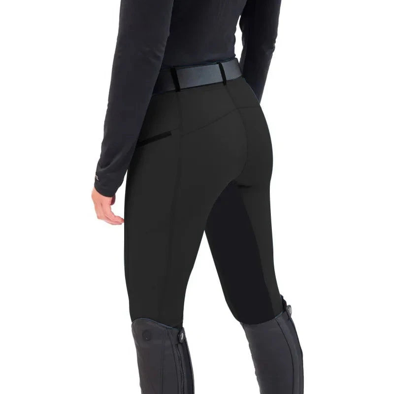 Calça de equitação feminina, confeccionada para oferecer conforto e liberdade de movimento, com design elegante e materiais de alta performance.