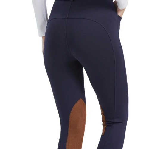 A Calça Feminina para Equitação oferece conforto e flexibilidade, ideal para cavaleiras. Perfeita para treinos e competições, garante liberdade de movimento e estilo.