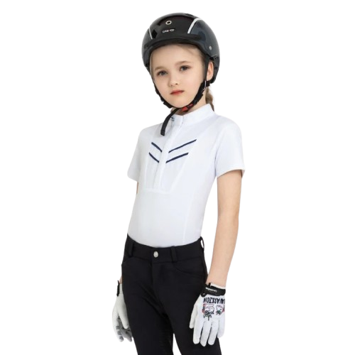 A Camiseta Infantil para Hipismo é perfeita para pequenos amantes dos cavalos! Confortável e estilosa, ela garante liberdade de movimento durante os treinos e passeios.
