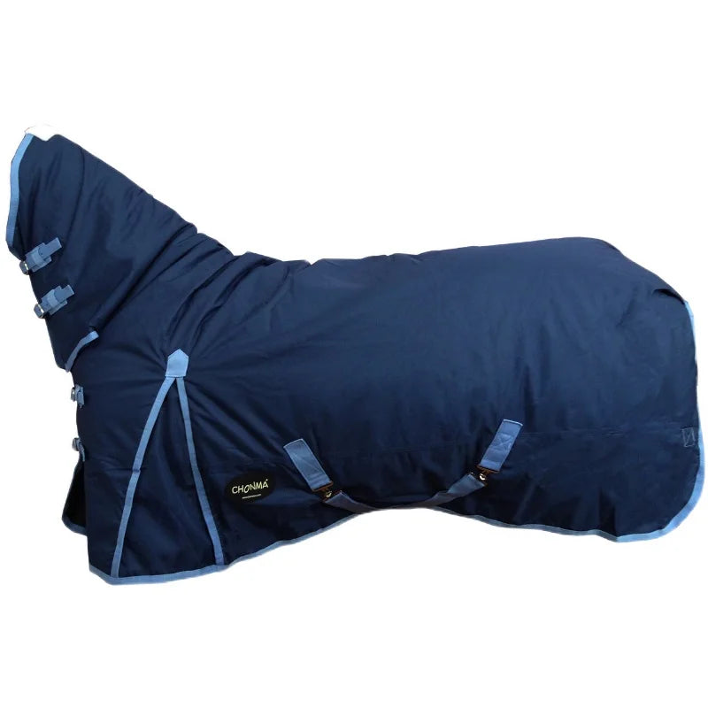 Capa de proteção impermeável para cavalo, ideal para manter seu animal seco e confortável em dias chuvosos. Fabricada com materiais resistentes, garante durabilidade e proteção contra intempéries.