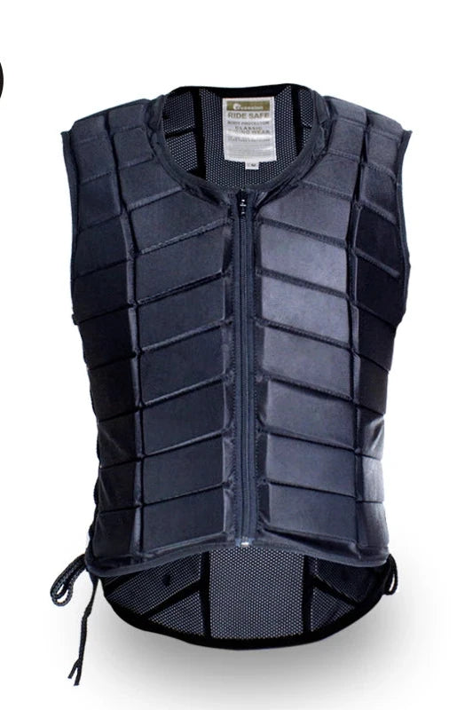 O Colete de Proteção para Equitação oferece segurança e conforto para cavaleiros. Com design leve e resistente, é ideal para garantir proteção durante as atividades equestres!