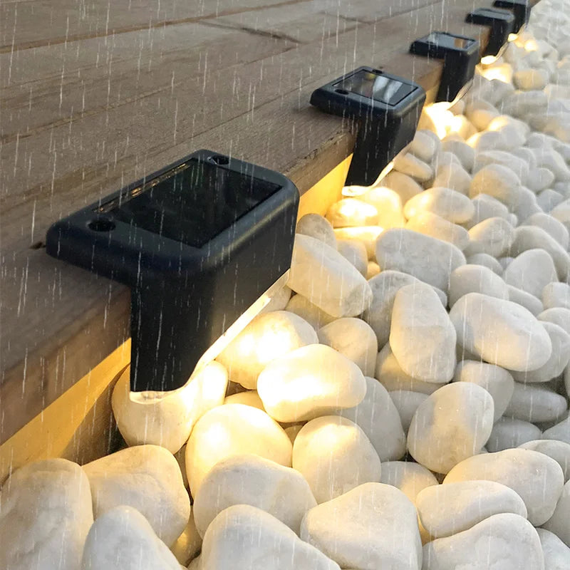 Luz Impermeável para Jardim - iluminação solar resistente às intempéries, ideal para escadas e pátios, proporcionando segurança e beleza ao ar livre.