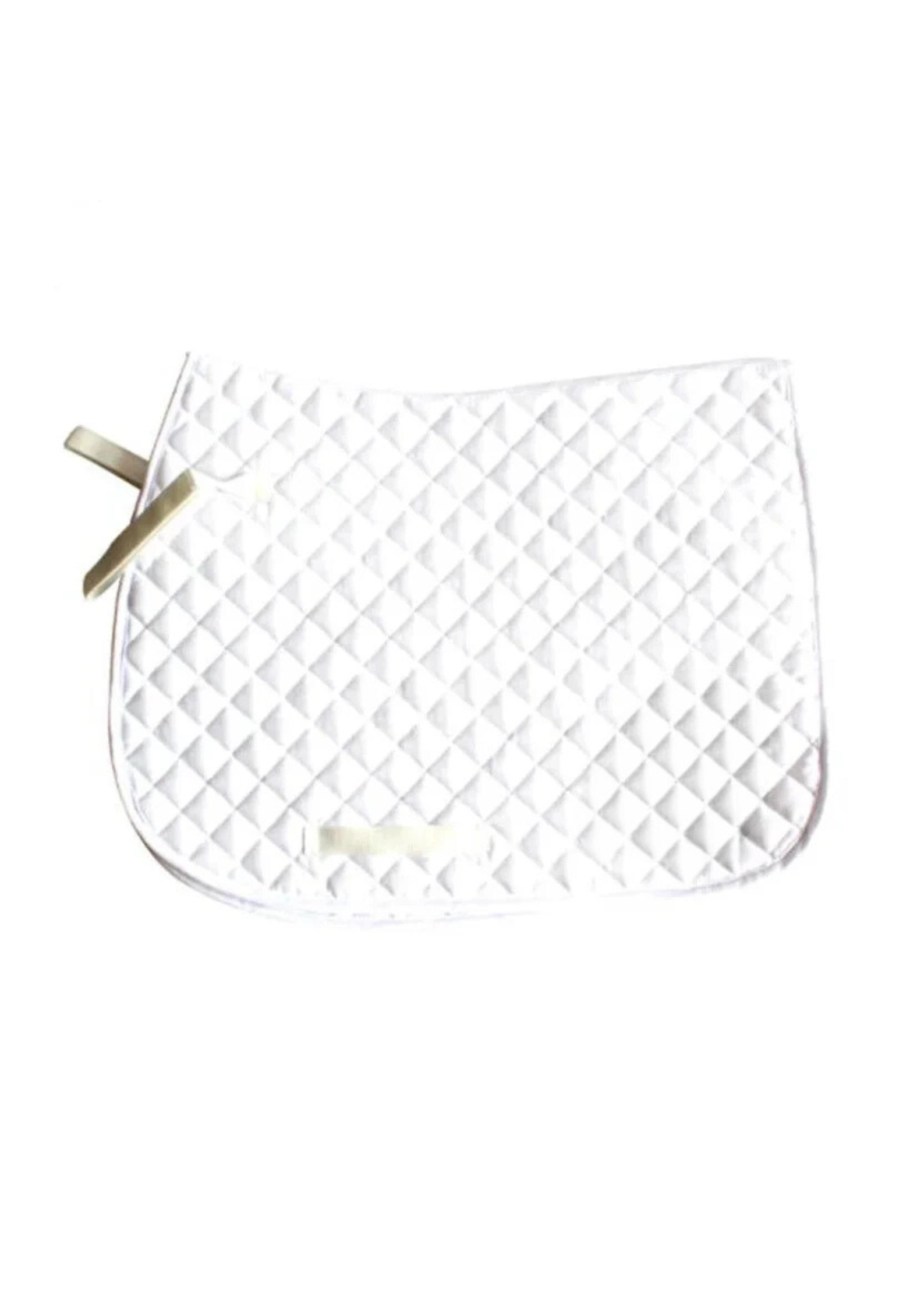 A Manta de Sela Equestre Personalizada proporciona conforto e estilo ao seu cavalo. Com material respirável e acolchoado, garante uma montaria suave e permite personalização!