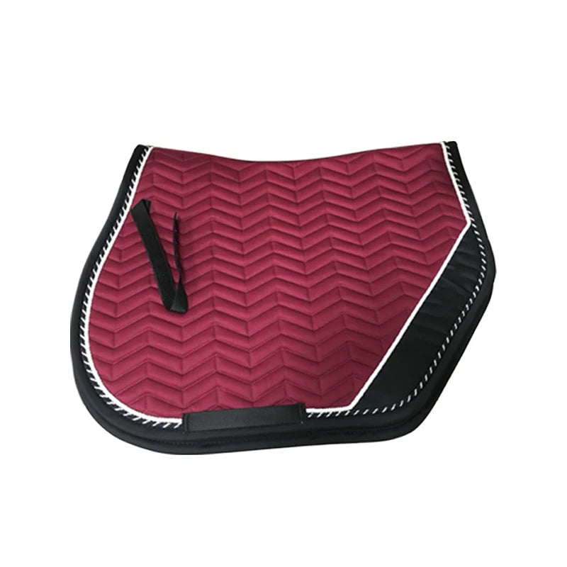 A Manta para Sela com Forro de Algodão oferece conforto e proteção ao seu cavalo. Com estrutura acolchoada e forro respirável, é ideal para passeios longos e garante uma montaria suave!