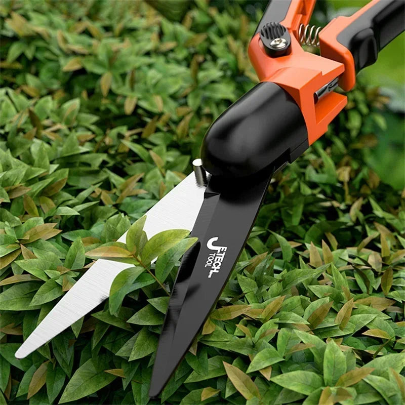A Tesoura de Poda é ideal para cortar galhos e folhas, promovendo o crescimento saudável das plantas. Compacta e ergonômica, proporciona conforto e eficiência na jardinagem.